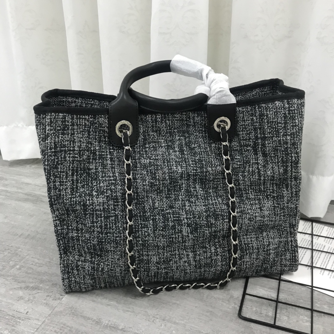 CHANEL Ladies handbag