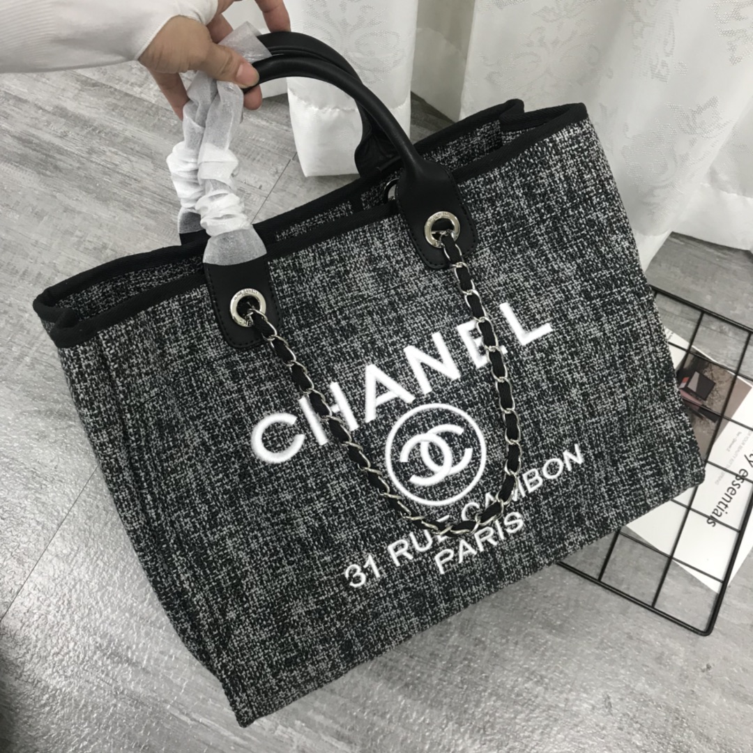 CHANEL Ladies handbag