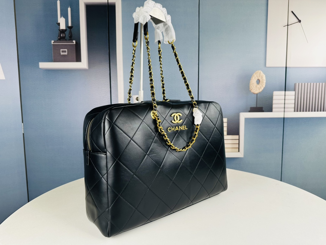 CHANEL Ladies handbag 