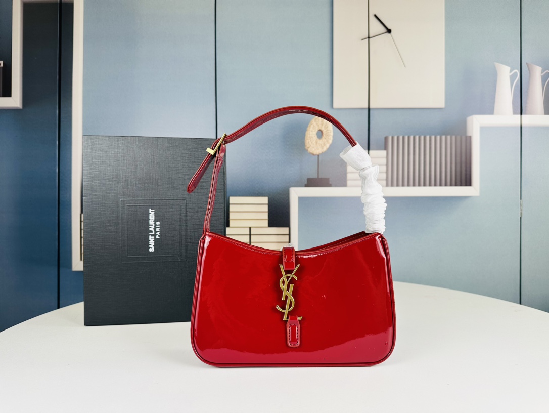 Yves Saint Laurent 