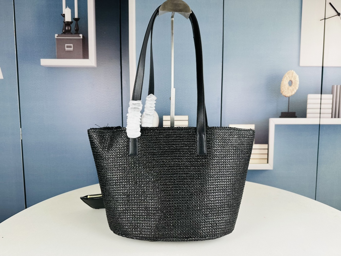 Yves Saint Laurent Ladies handbag