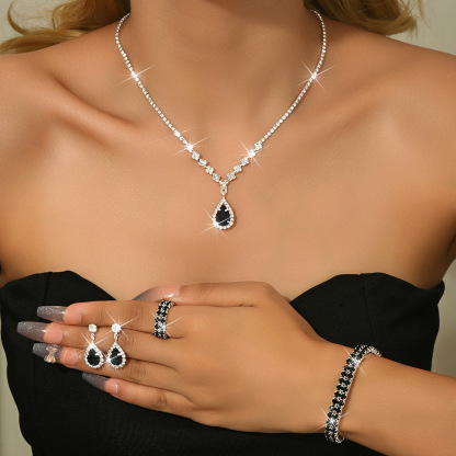 Bridal accessory set