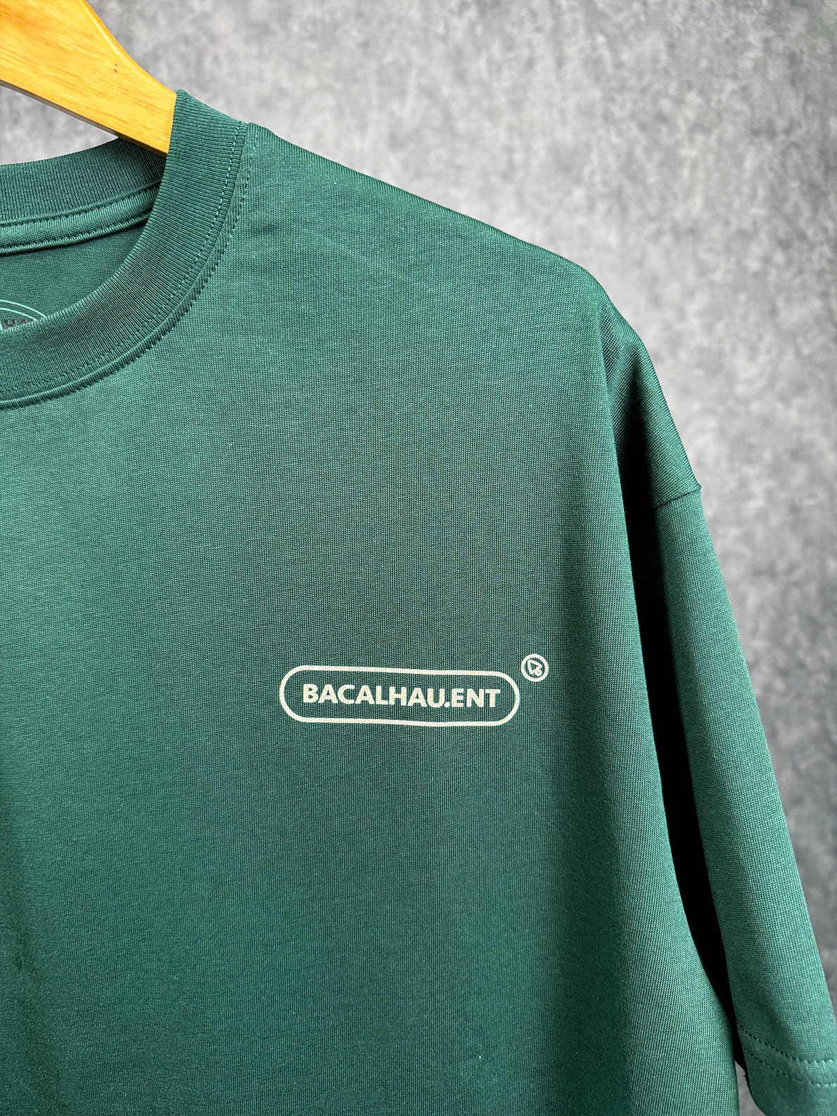 《我笑左》T Shirt 墨綠色