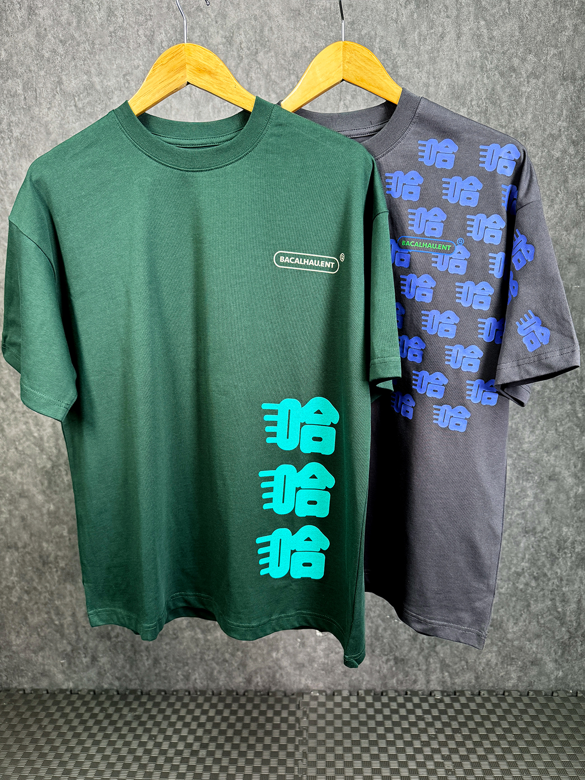 《我笑左》T Shirt 碳灰色