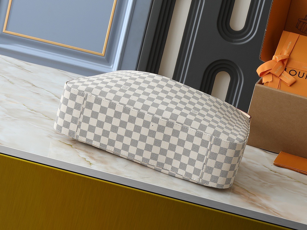 Louis Vuitton Slouchy MM