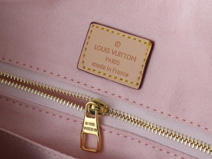 Louis Vuitton Slouchy MM