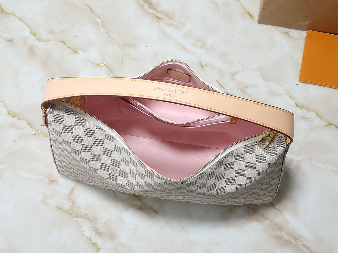 Louis Vuitton Slouchy MM