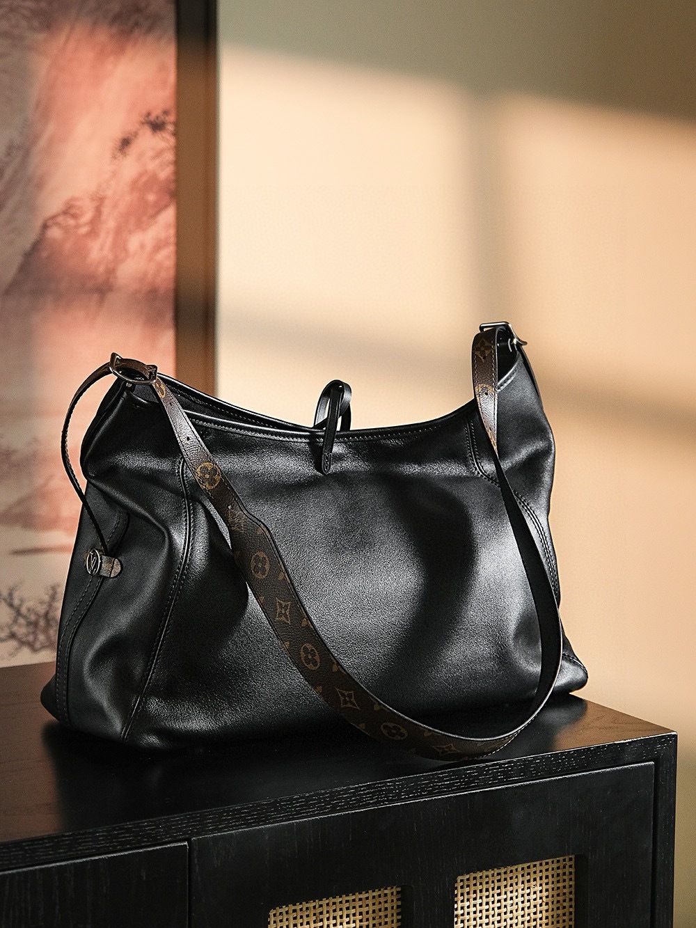 Louis Vuitton CarryAll Vibe MM
