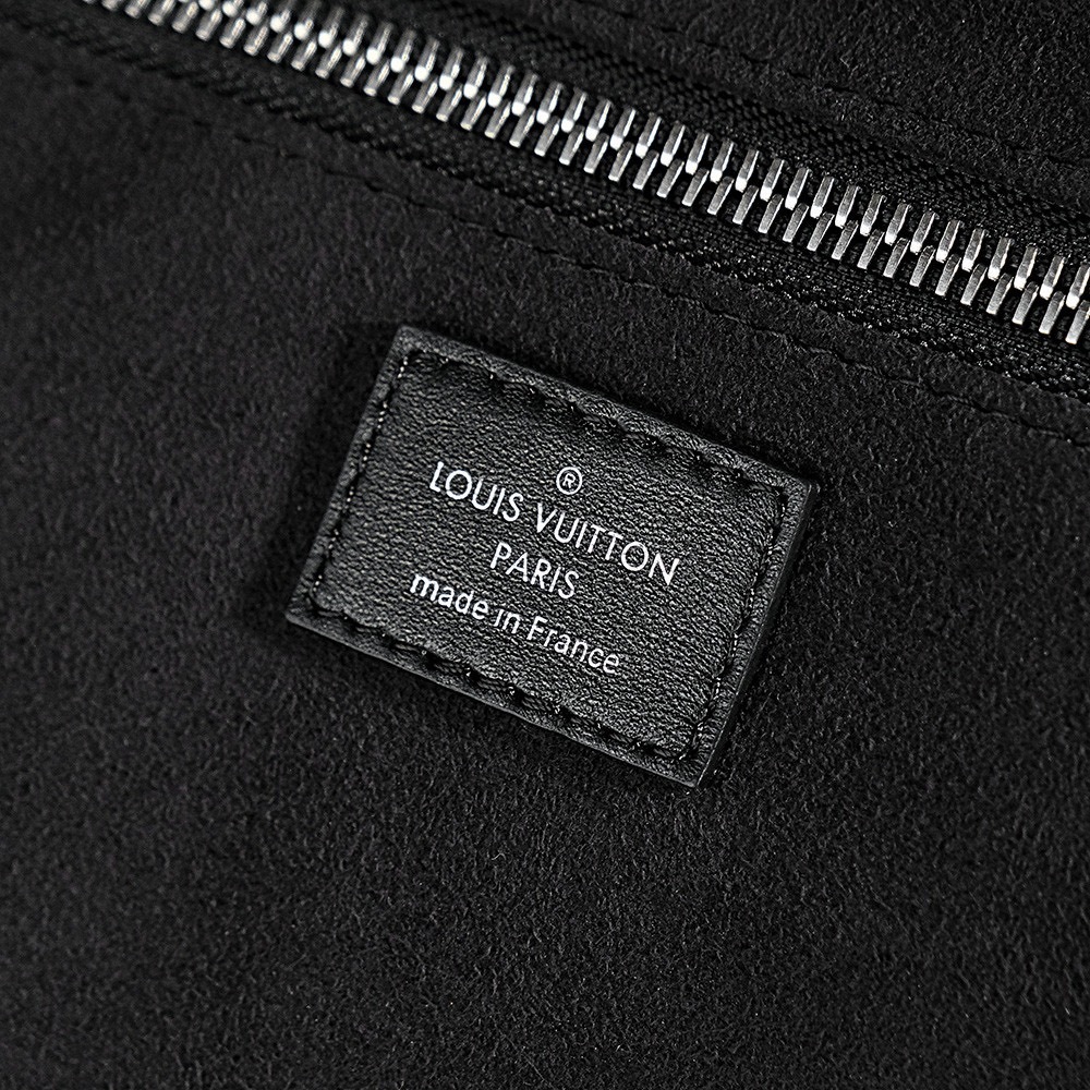 Louis Vuitton CarryAll Vibe MM