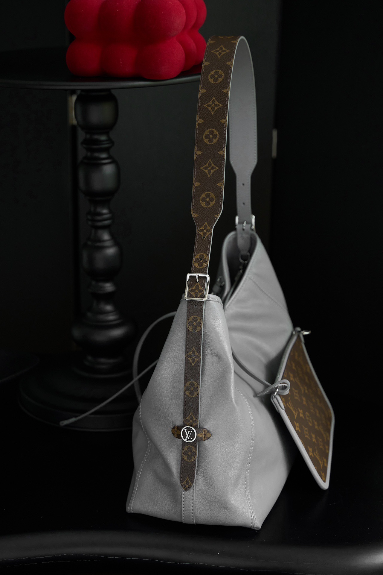 Louis Vuitton CarryAll Vibe MM