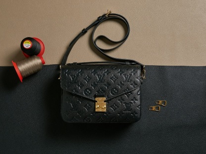 Louis Vuitton Pochette Métis