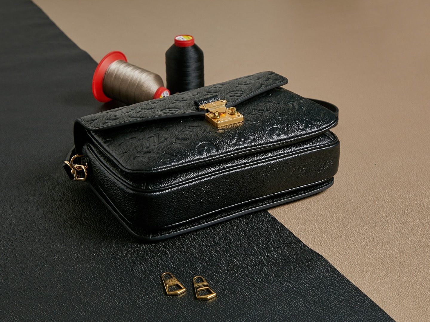 Louis Vuitton Pochette Métis