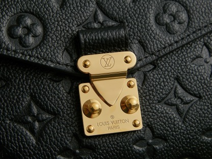 Louis Vuitton Pochette Métis