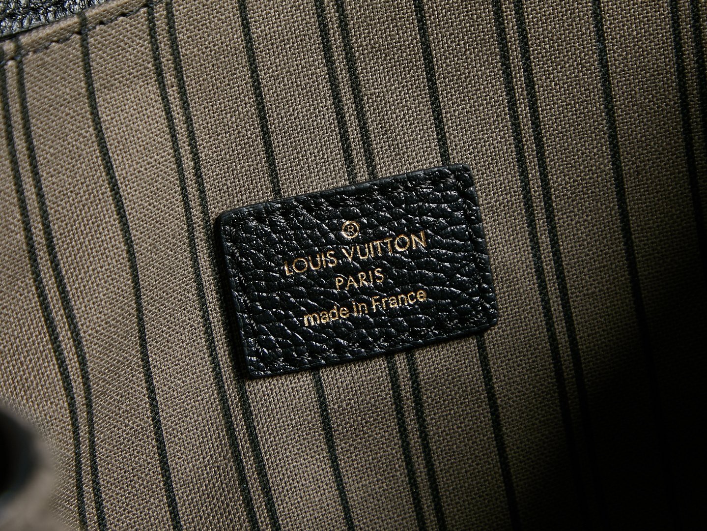 Louis Vuitton Pochette Métis