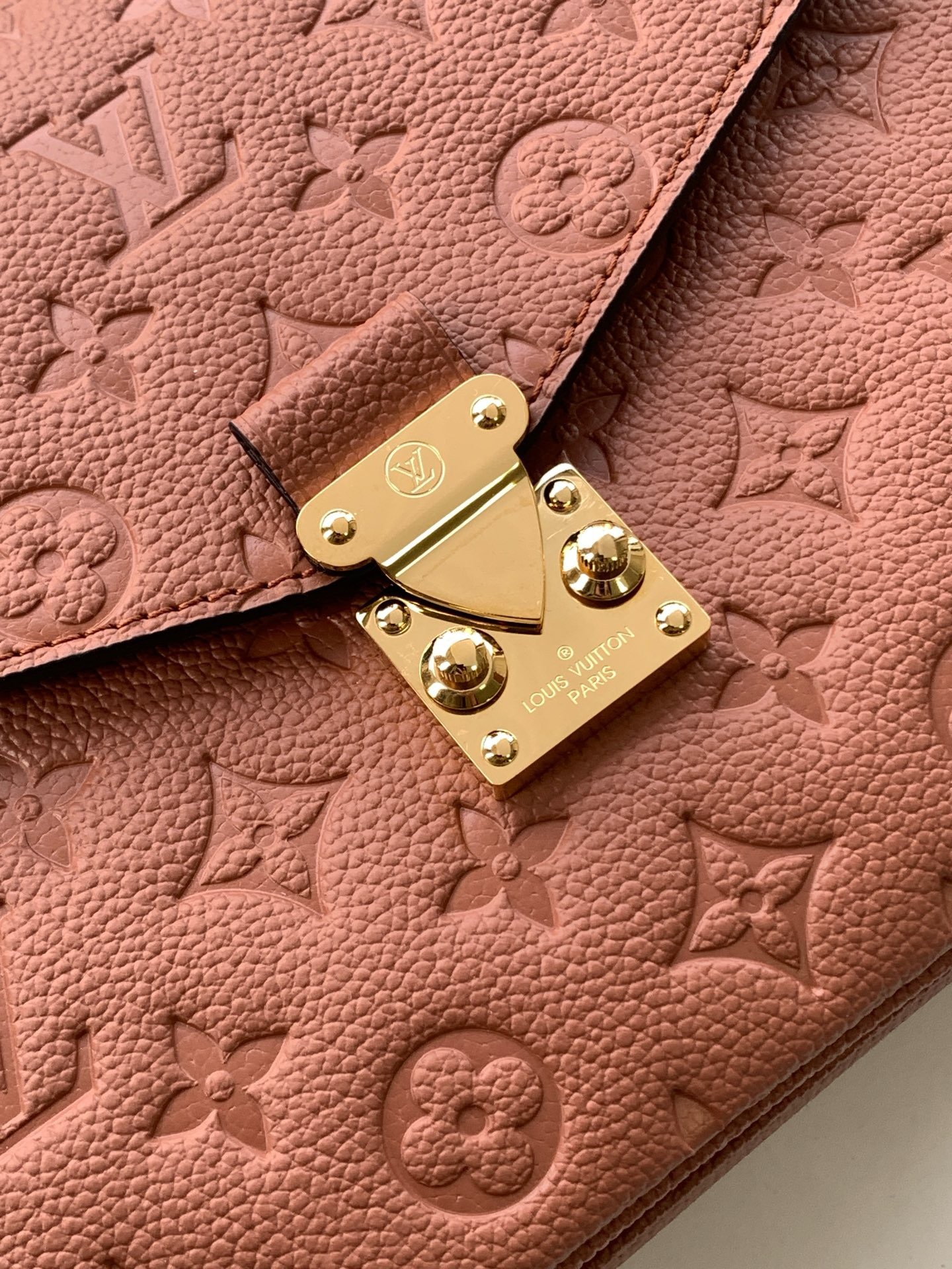 Louis Vuitton Pochette Métis