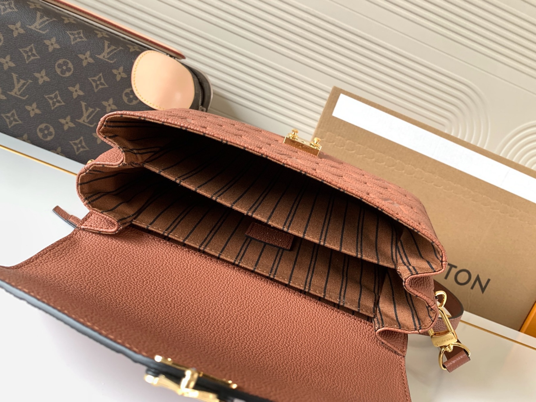 Louis Vuitton Pochette Métis