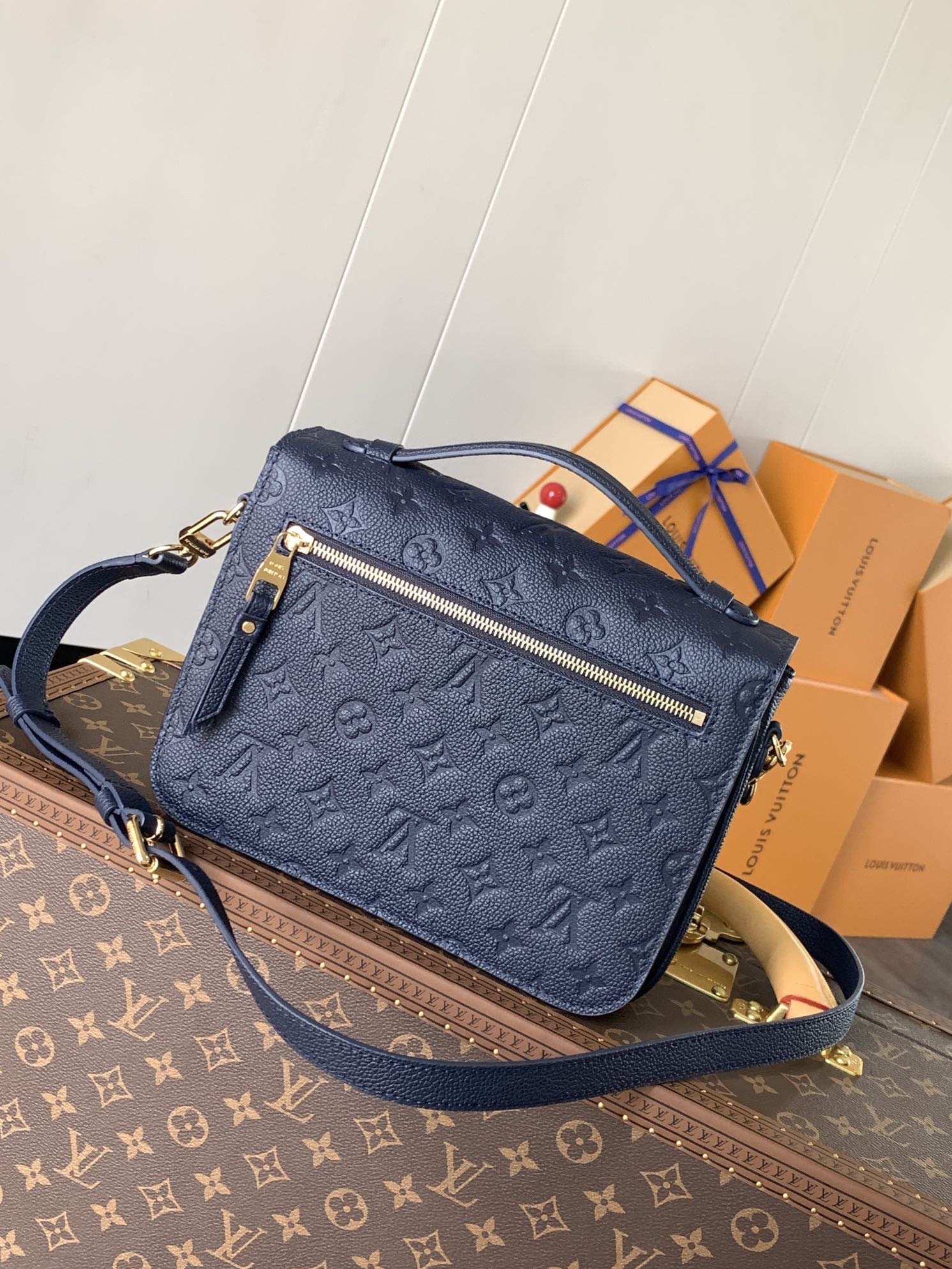 Louis Vuitton Pochette Métis