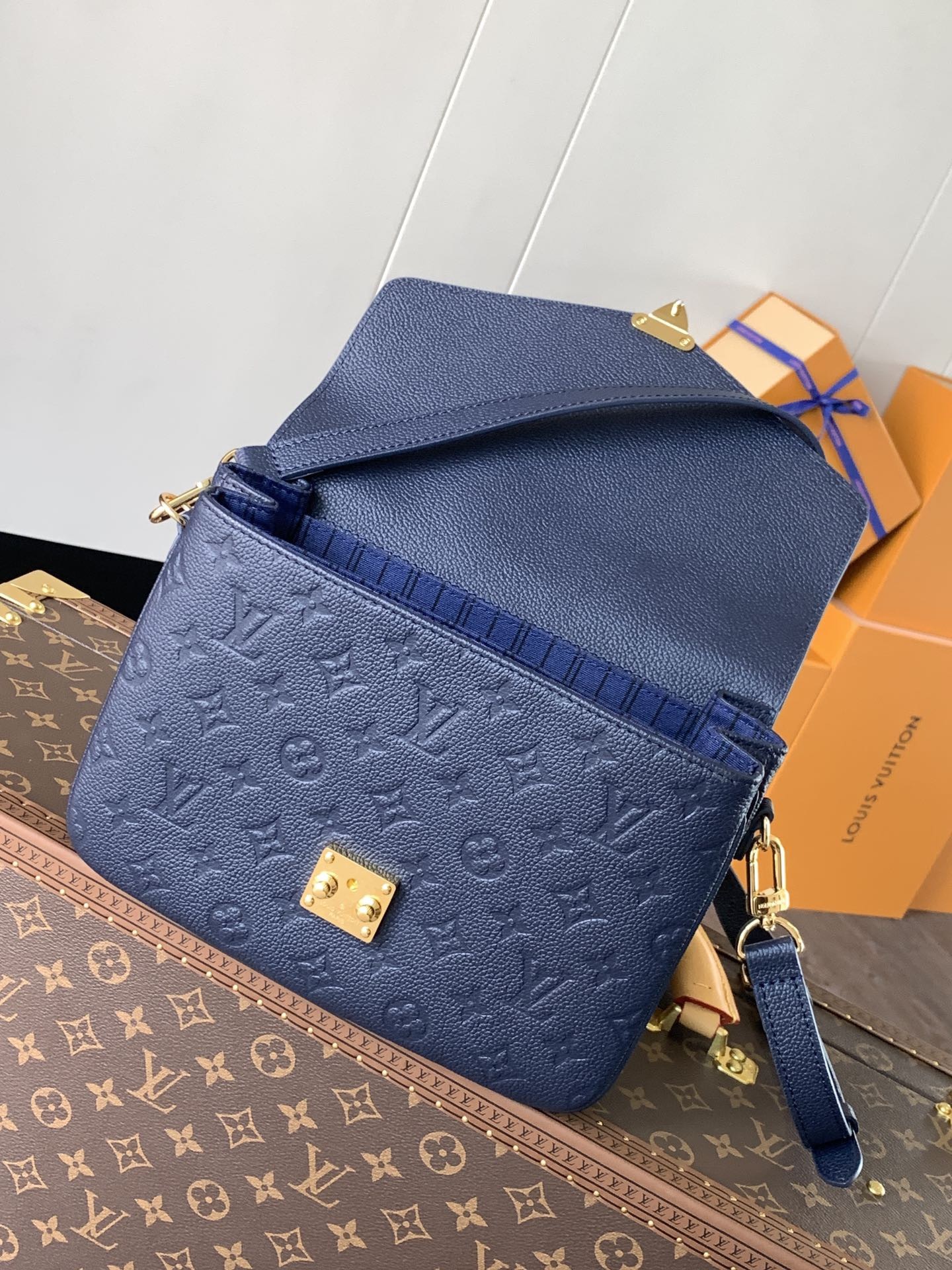 Louis Vuitton Pochette Métis