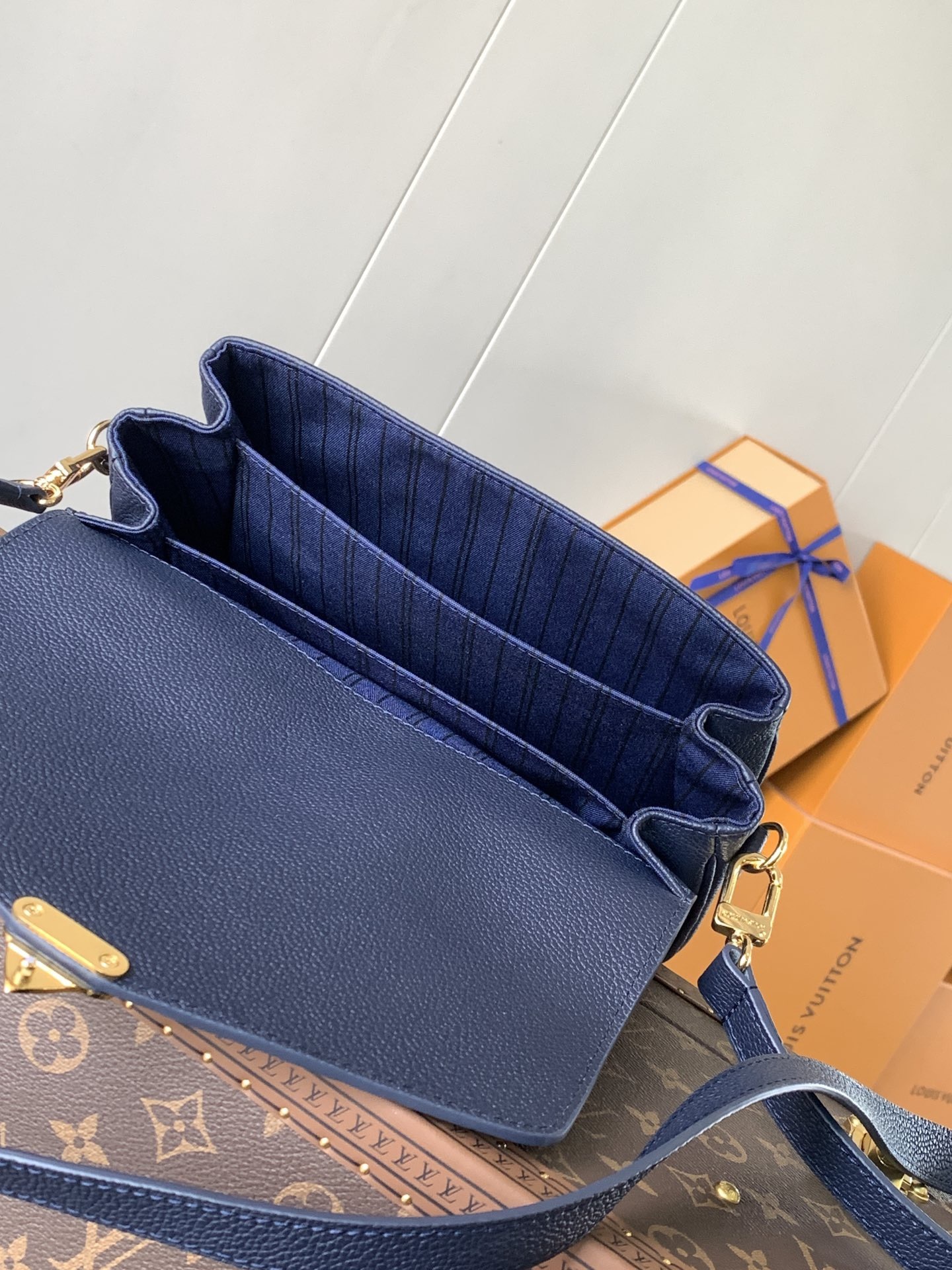 Louis Vuitton Pochette Métis