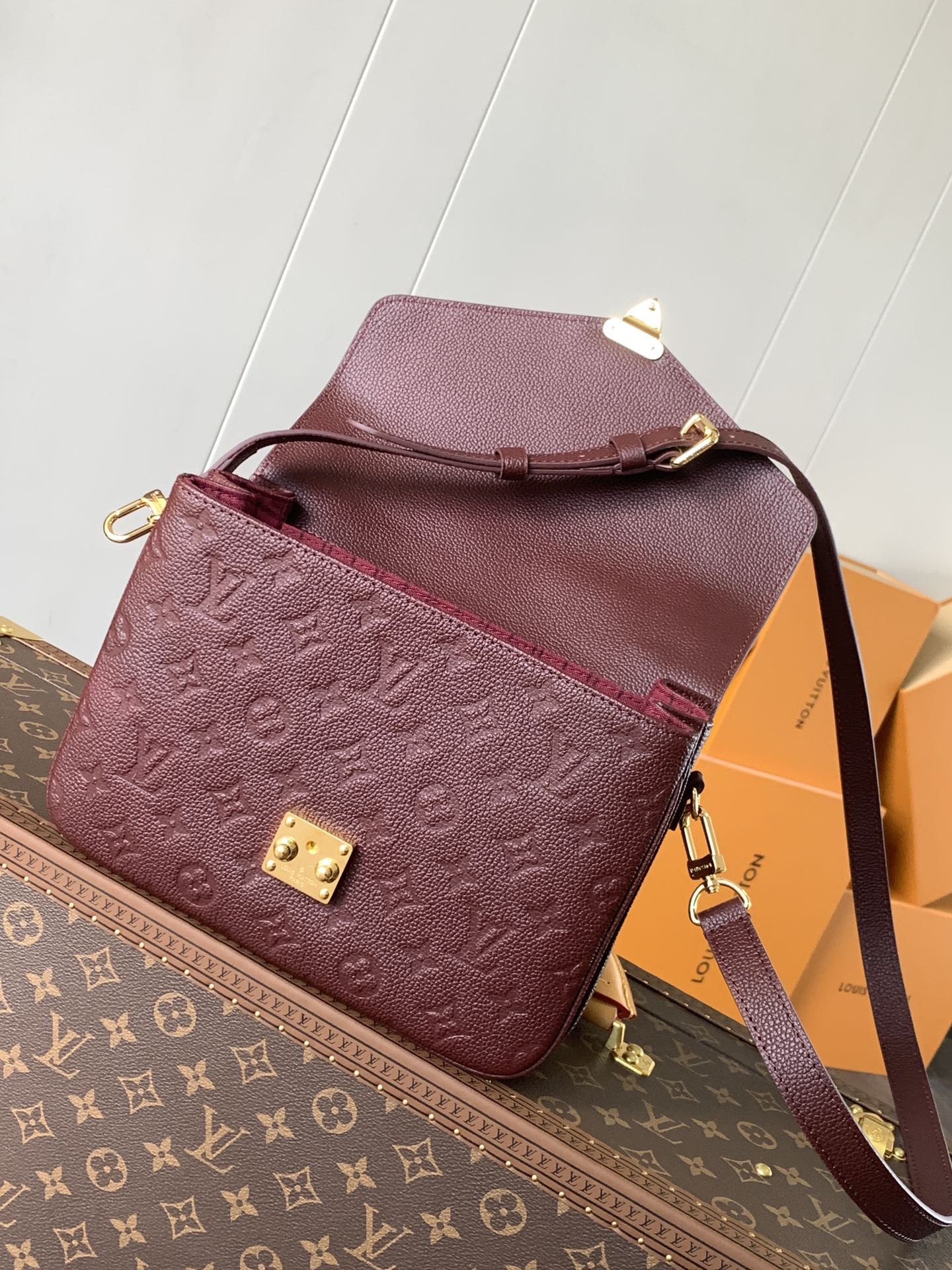 Louis Vuitton Pochette Métis