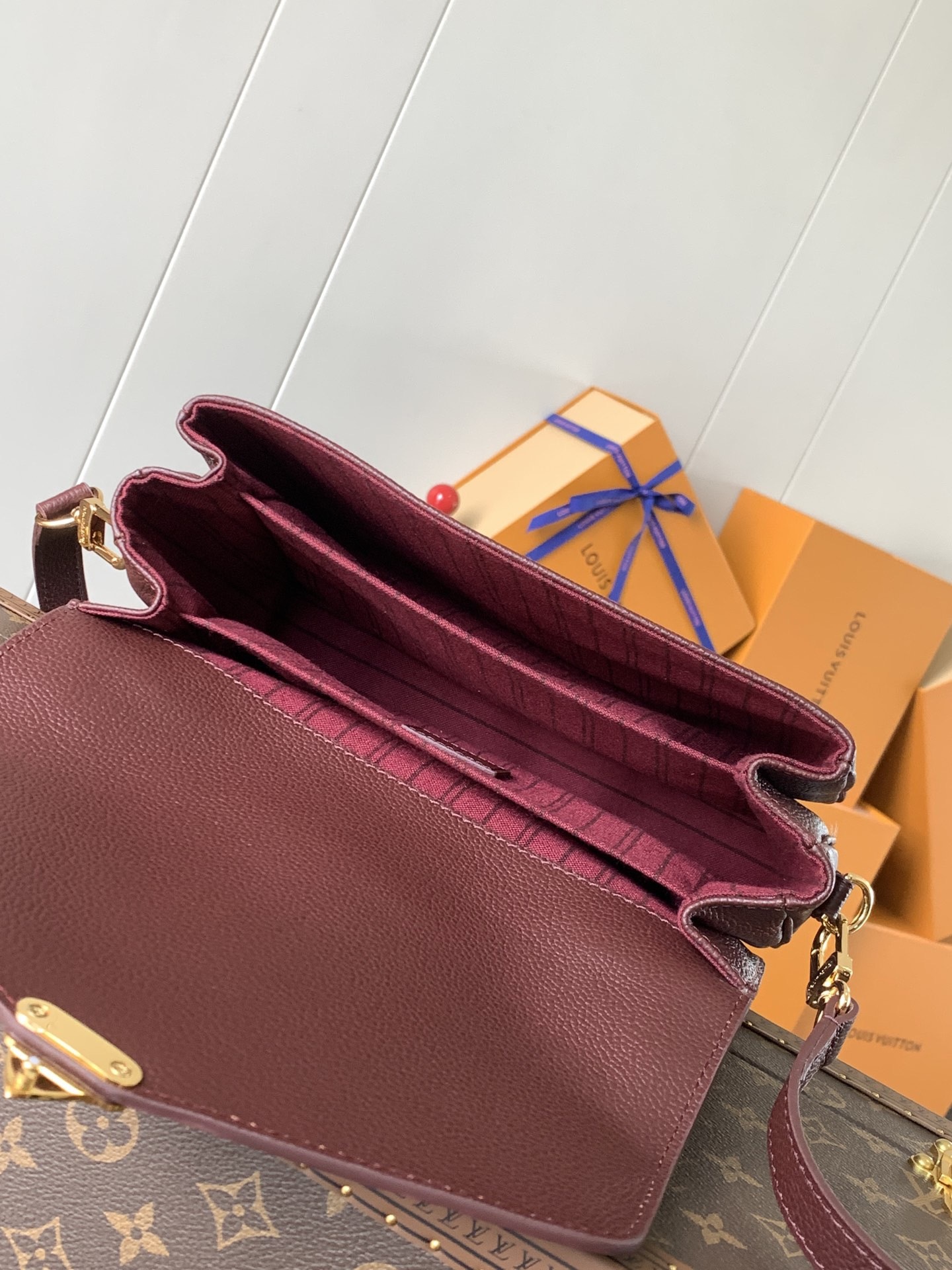 Louis Vuitton Pochette Métis