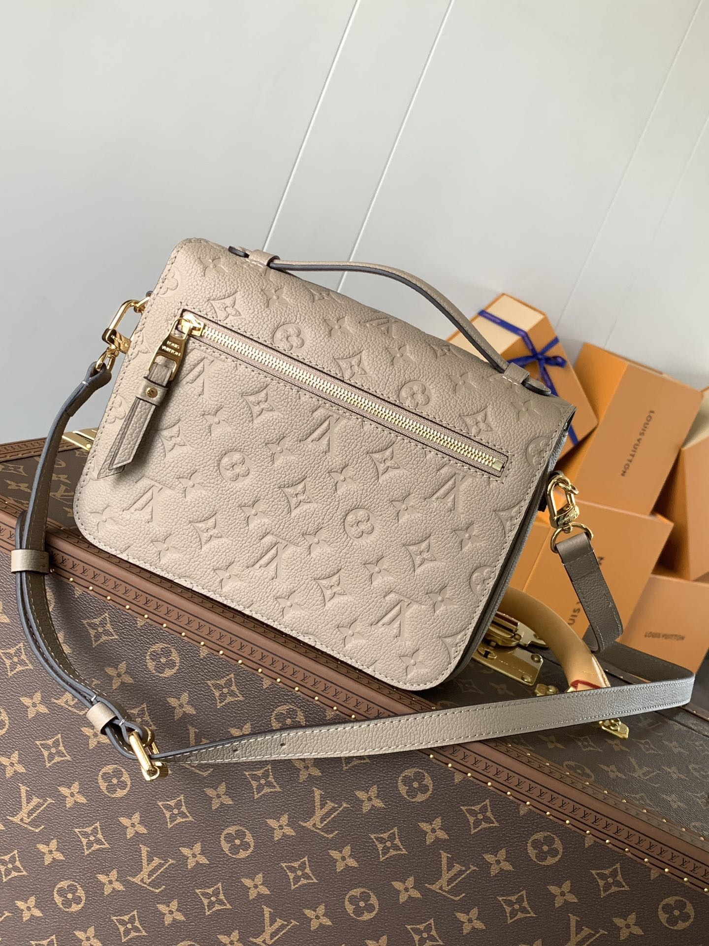 Louis Vuitton Pochette Métis
