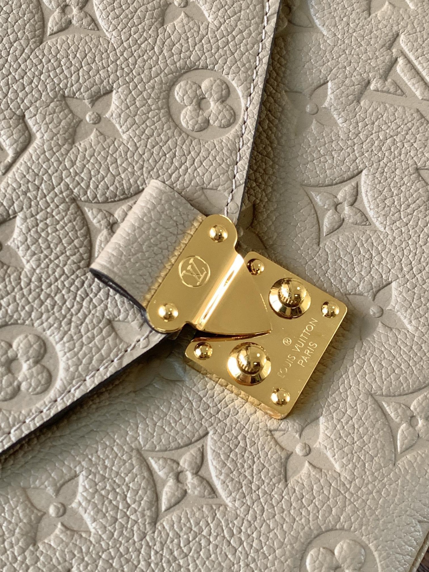 Louis Vuitton Pochette Métis