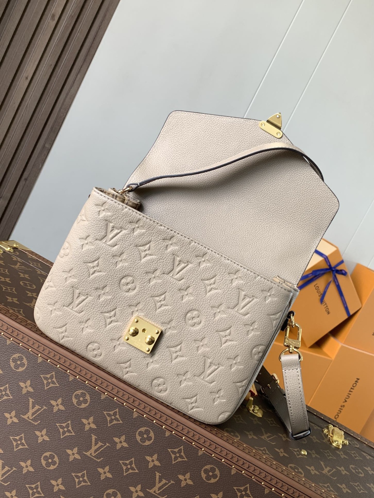 Louis Vuitton Pochette Métis