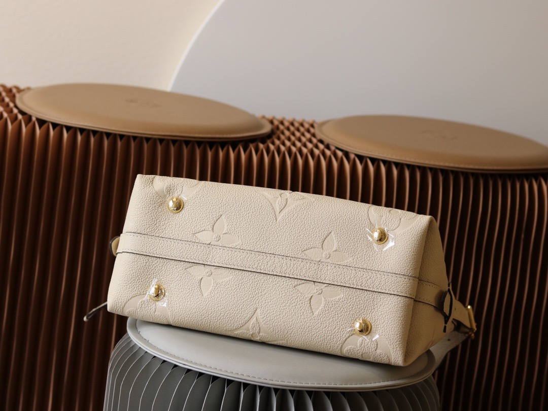 Louis Vuitton CarryAll PM