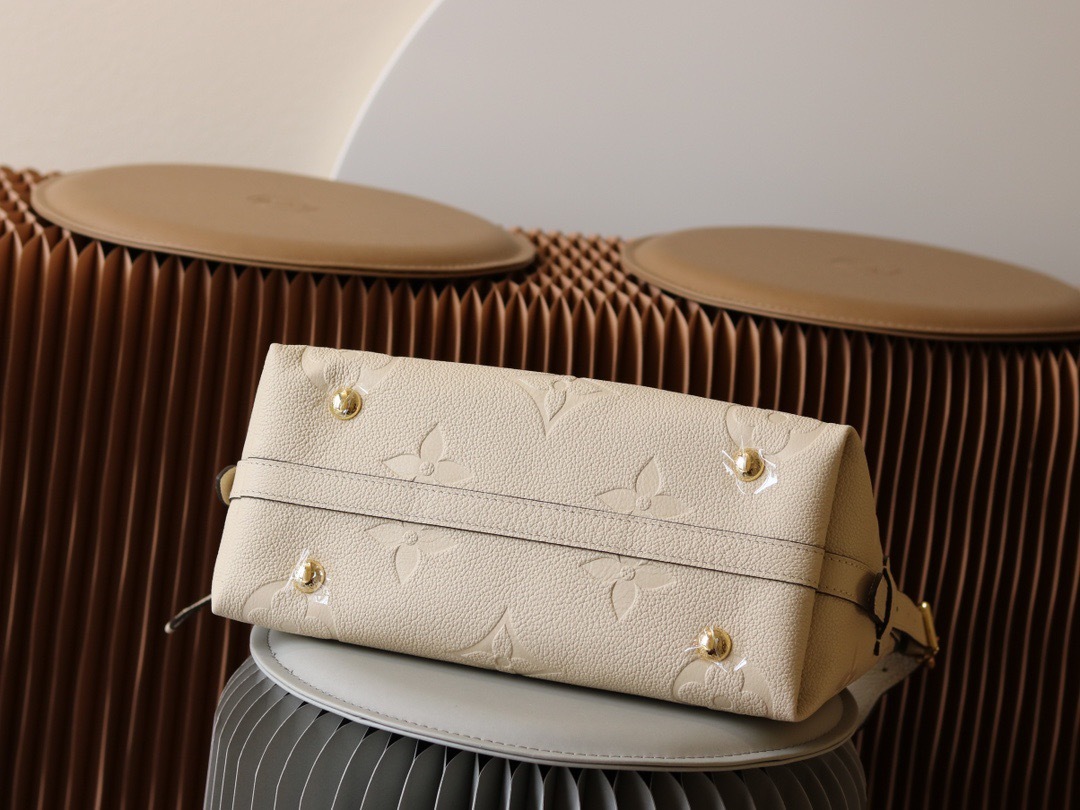 Louis Vuitton CarryAll PM