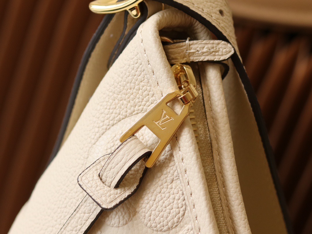 Louis Vuitton CarryAll PM