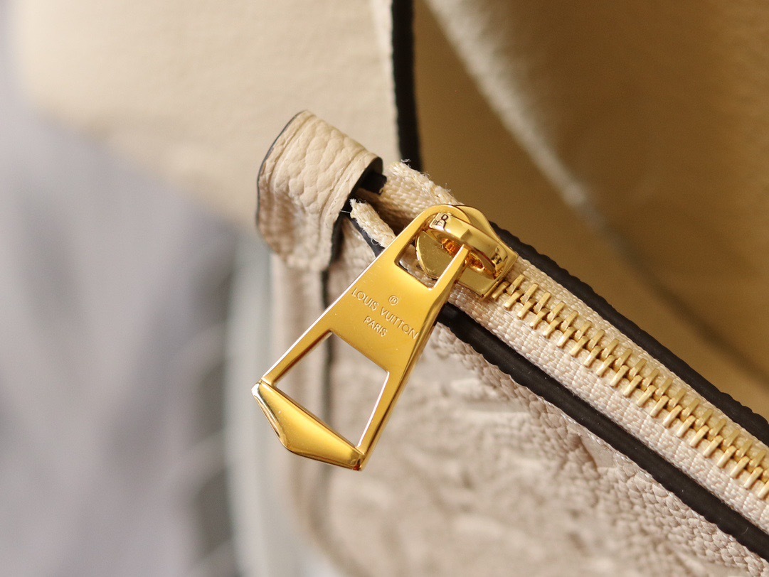 Louis Vuitton CarryAll PM
