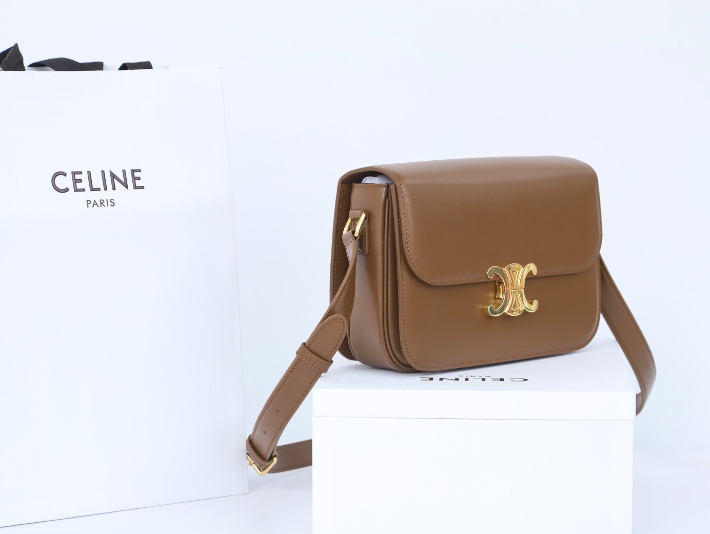 CELINE CLASSIQUE TRIOMPHE BAG IN SHINY CALFSKIN