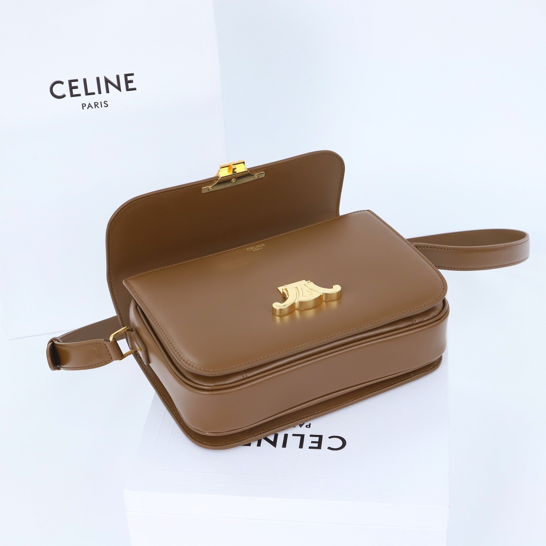CELINE CLASSIQUE TRIOMPHE BAG IN SHINY CALFSKIN