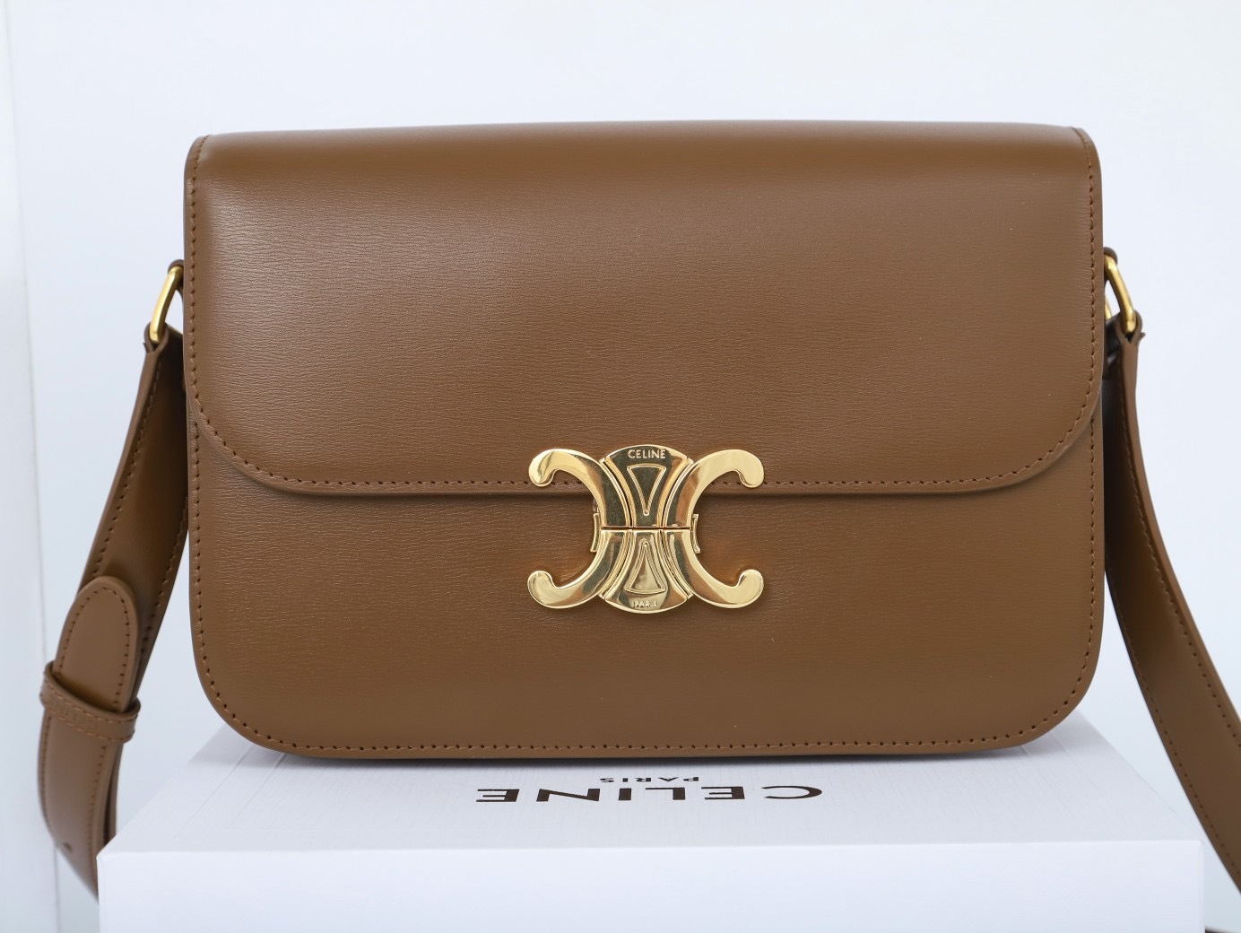 CELINE CLASSIQUE TRIOMPHE BAG IN SHINY CALFSKIN