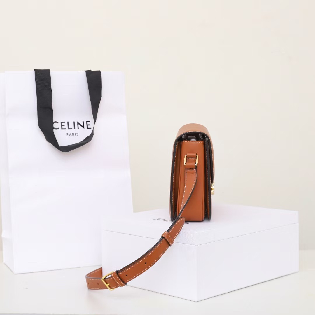 CELINE CLASSIQUE TRIOMPHE BAG IN SHINY CALFSKIN