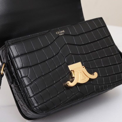 CELINE CLASSIQUE TRIOMPHE BAG IN Niloticus Crocodile