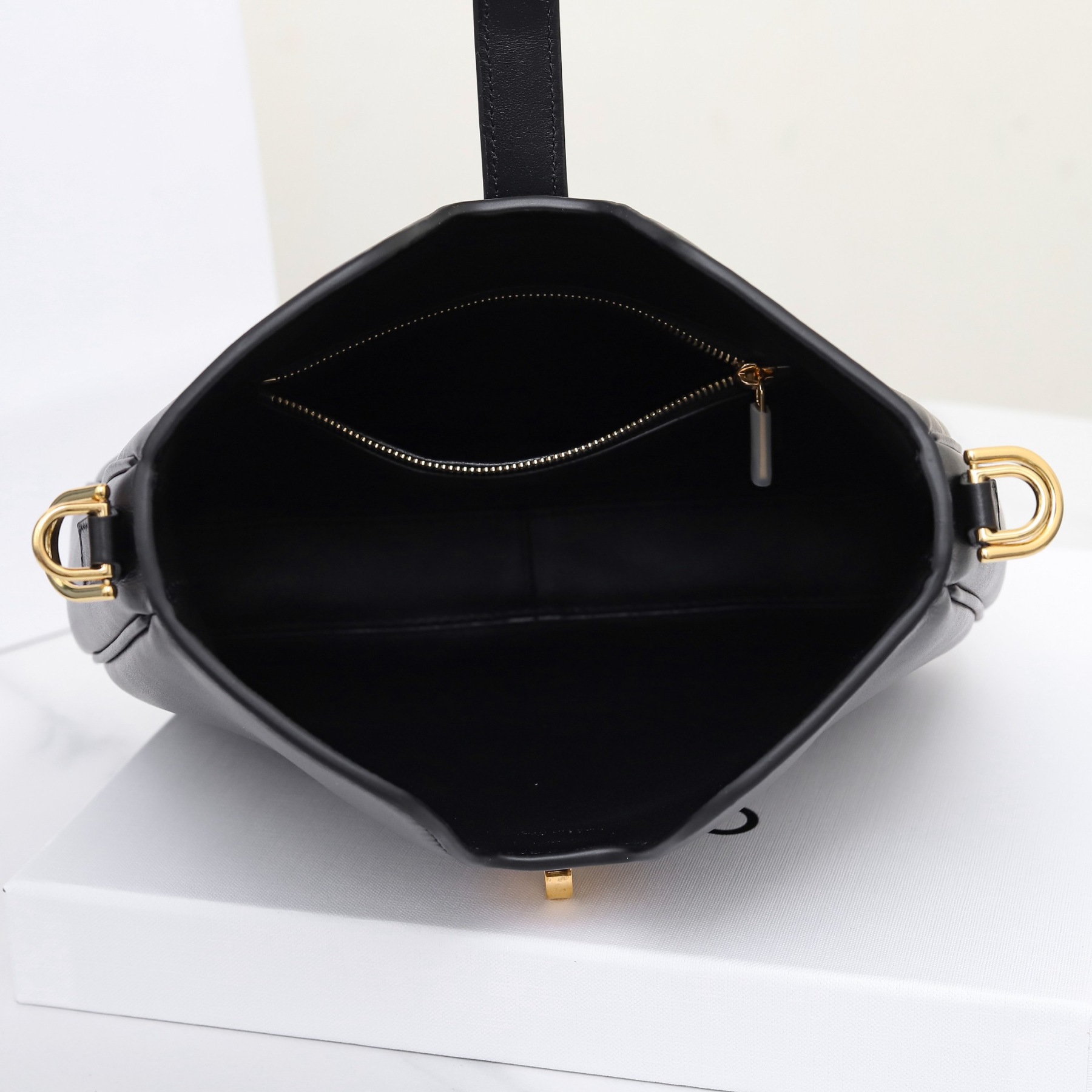 CELINE SMALL CAMILLE 16 SOFT BAG IN SMOOTH CALFSKIN