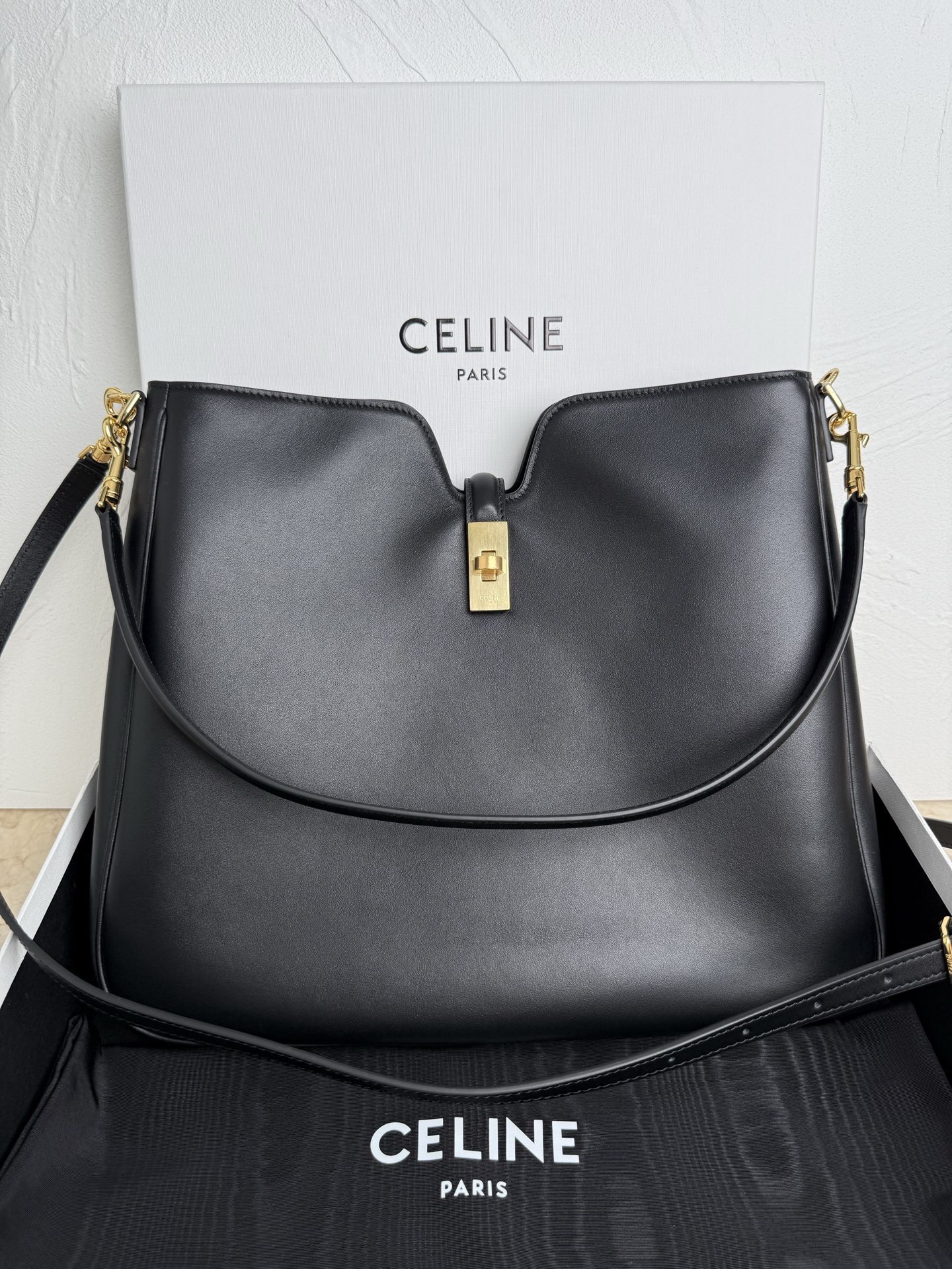 MEDIUM CAMILLE 16 SOFT BAG IN SMOOTH CALFSKIN