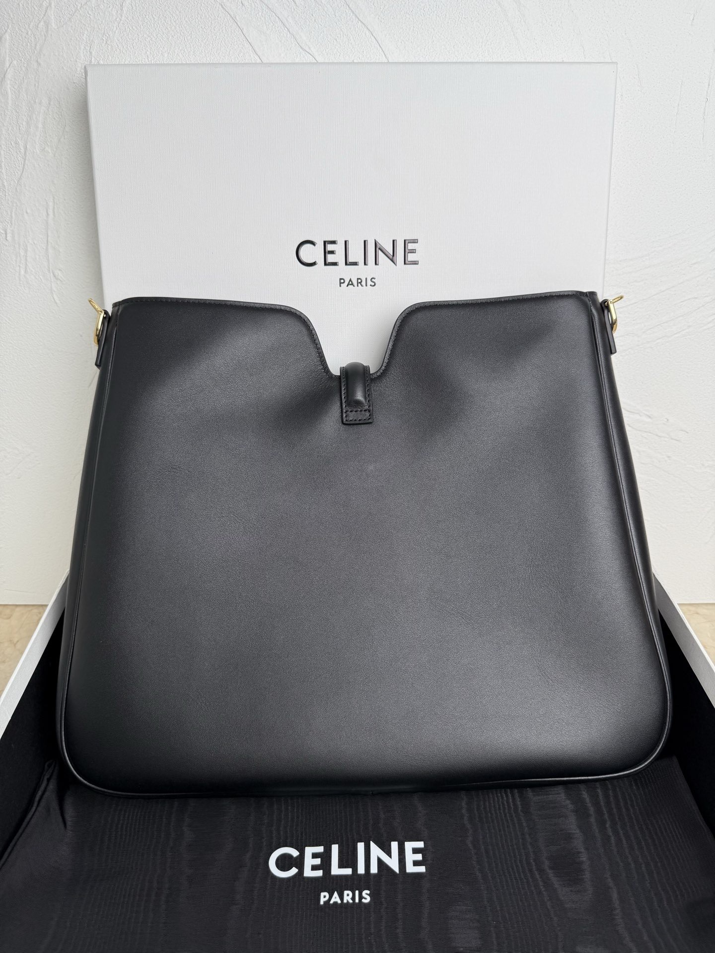 MEDIUM CAMILLE 16 SOFT BAG IN SMOOTH CALFSKIN