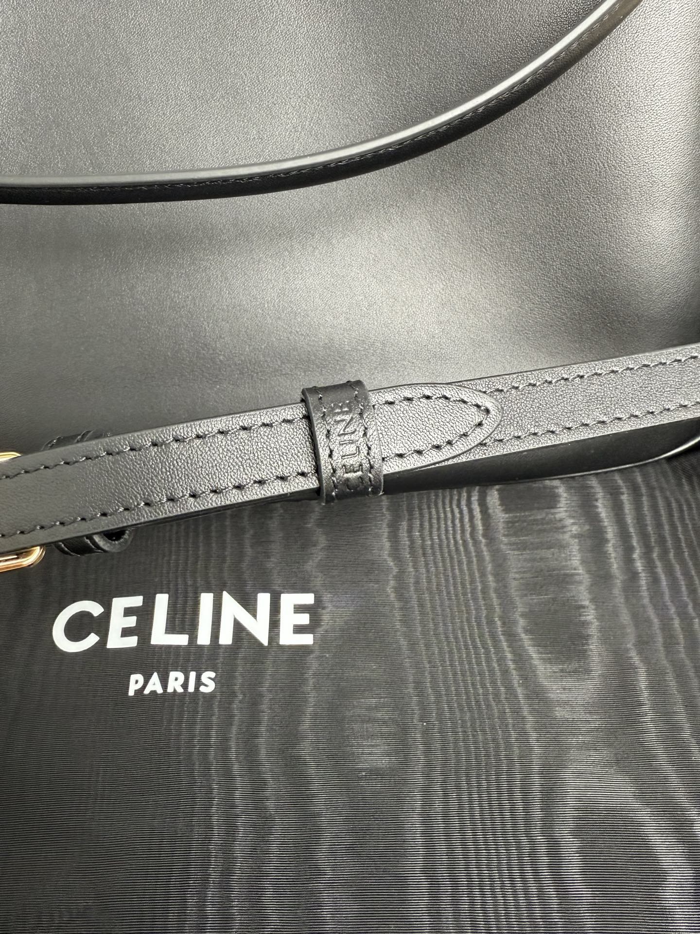 MEDIUM CAMILLE 16 SOFT BAG IN SMOOTH CALFSKIN