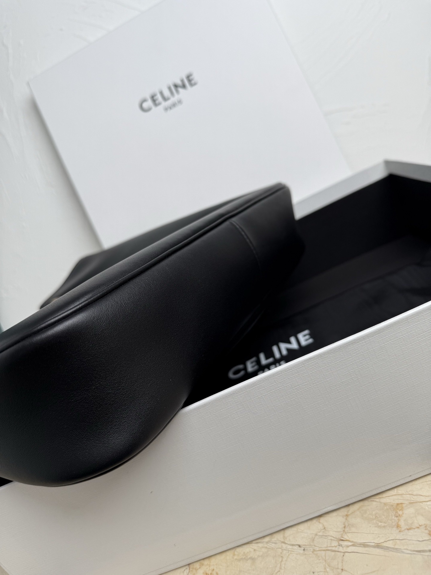 MEDIUM CAMILLE 16 SOFT BAG IN SMOOTH CALFSKIN