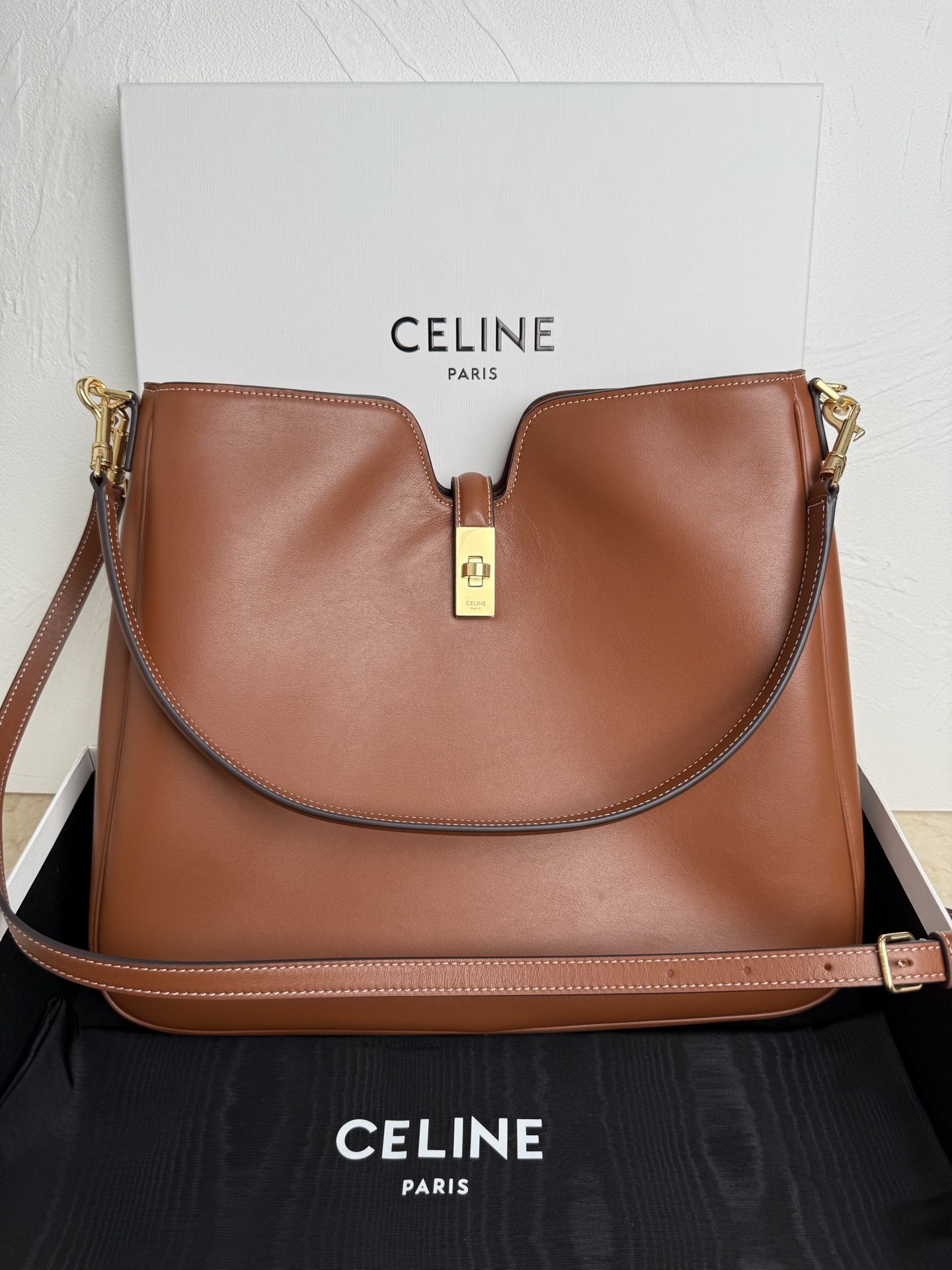 MEDIUM CAMILLE 16 SOFT BAG IN SMOOTH CALFSKIN