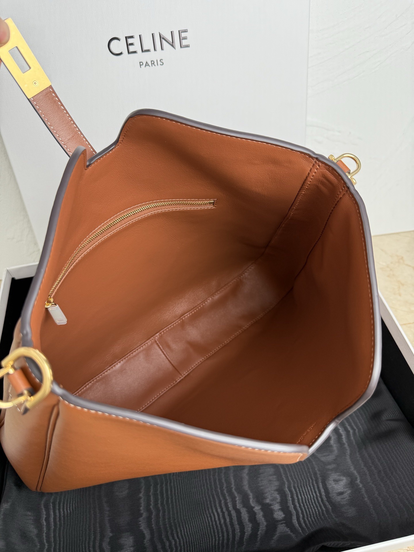 MEDIUM CAMILLE 16 SOFT BAG IN SMOOTH CALFSKIN