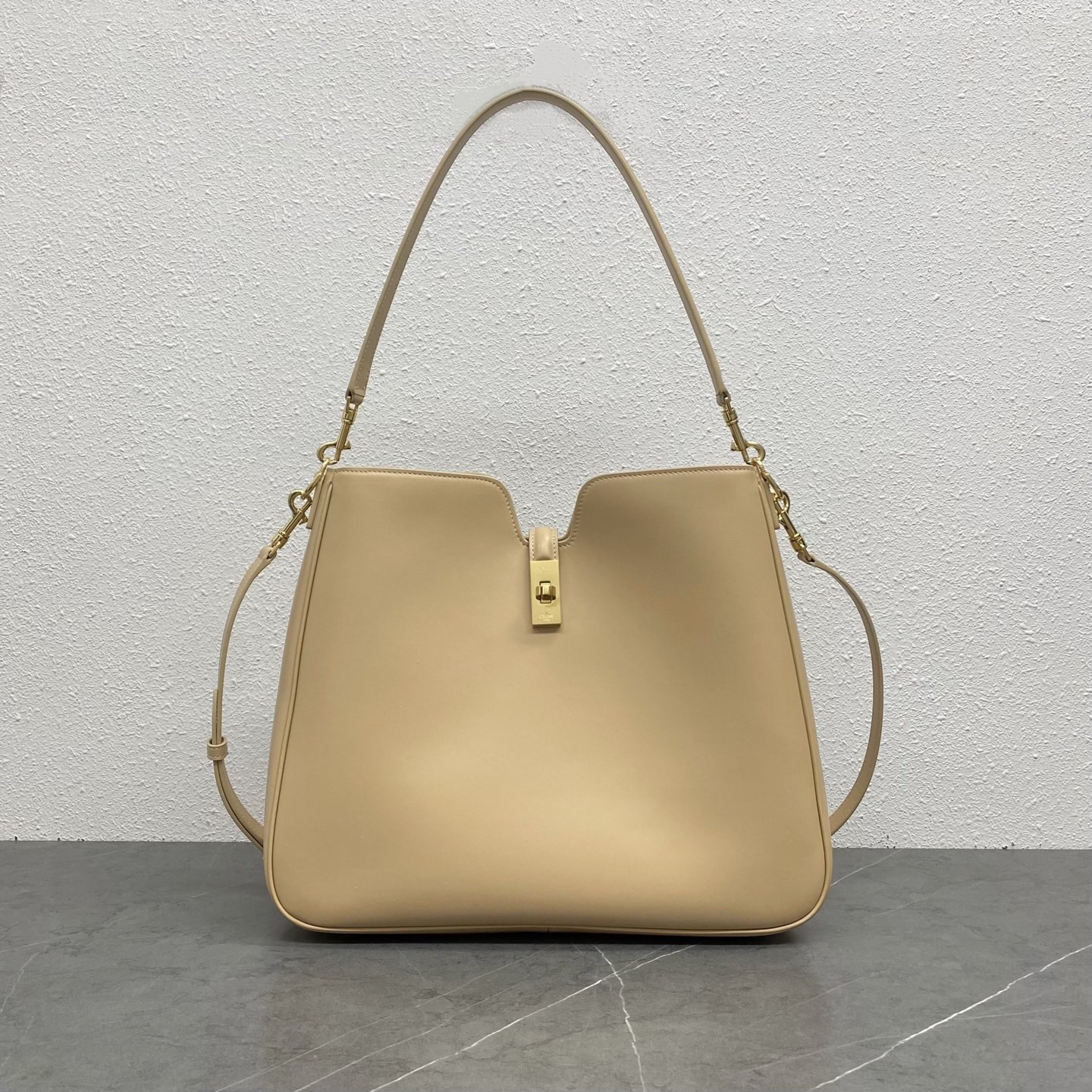 MEDIUM CAMILLE 16 SOFT BAG IN SMOOTH CALFSKIN