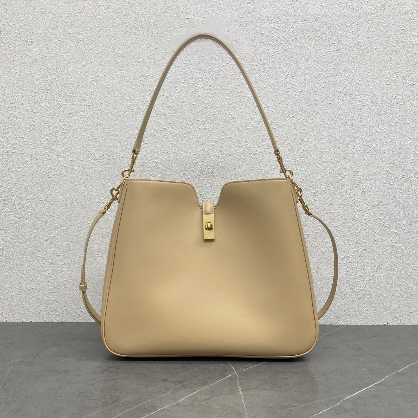MEDIUM CAMILLE 16 SOFT BAG IN SMOOTH CALFSKIN