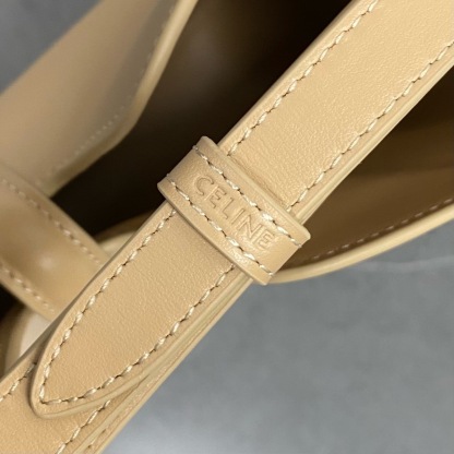 MEDIUM CAMILLE 16 SOFT BAG IN SMOOTH CALFSKIN