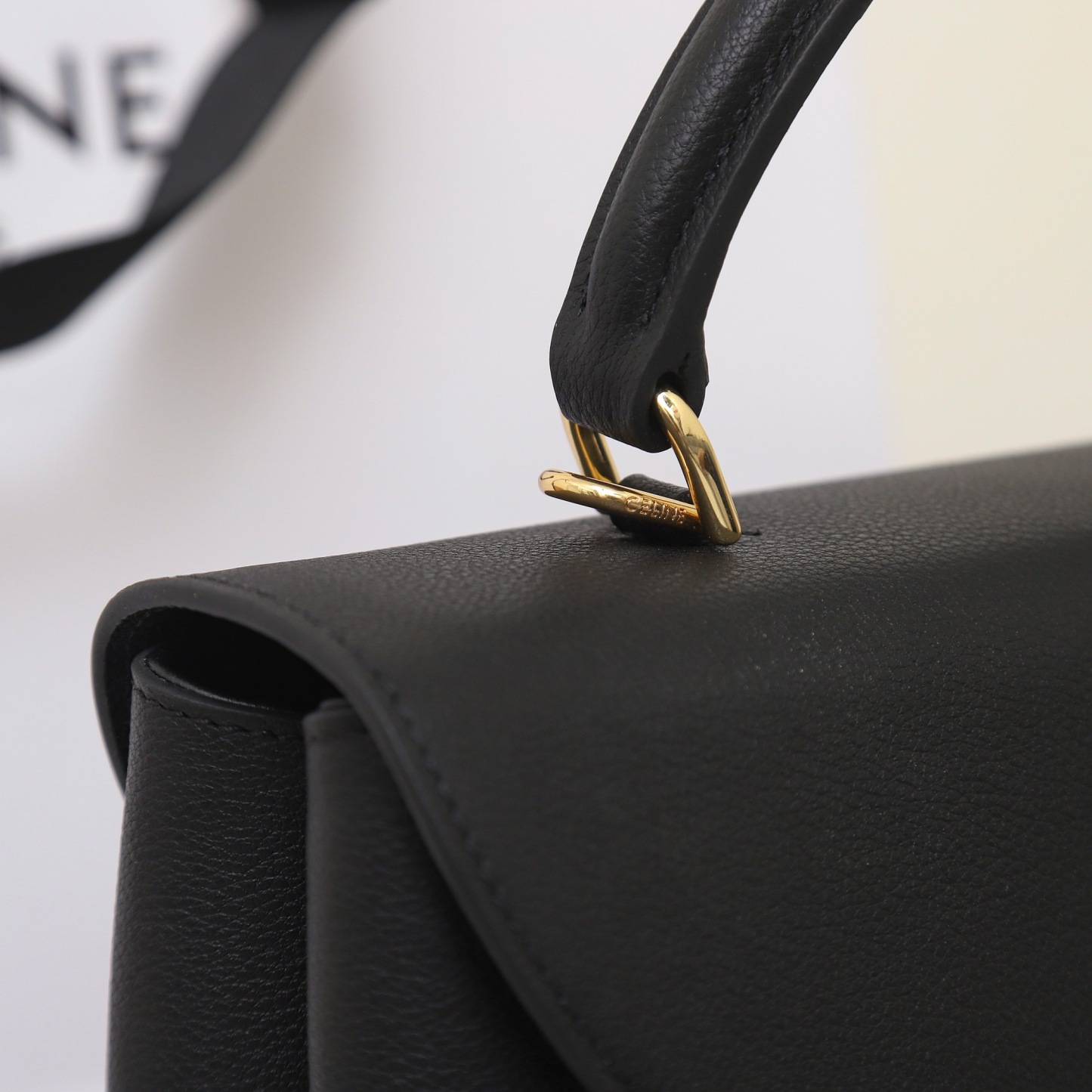 MEDIUM NINO BAG IN SUPPLE GRAINED CALFSKIN