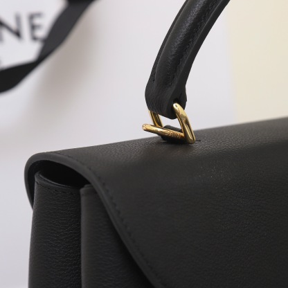 MEDIUM NINO BAG IN SUPPLE GRAINED CALFSKIN