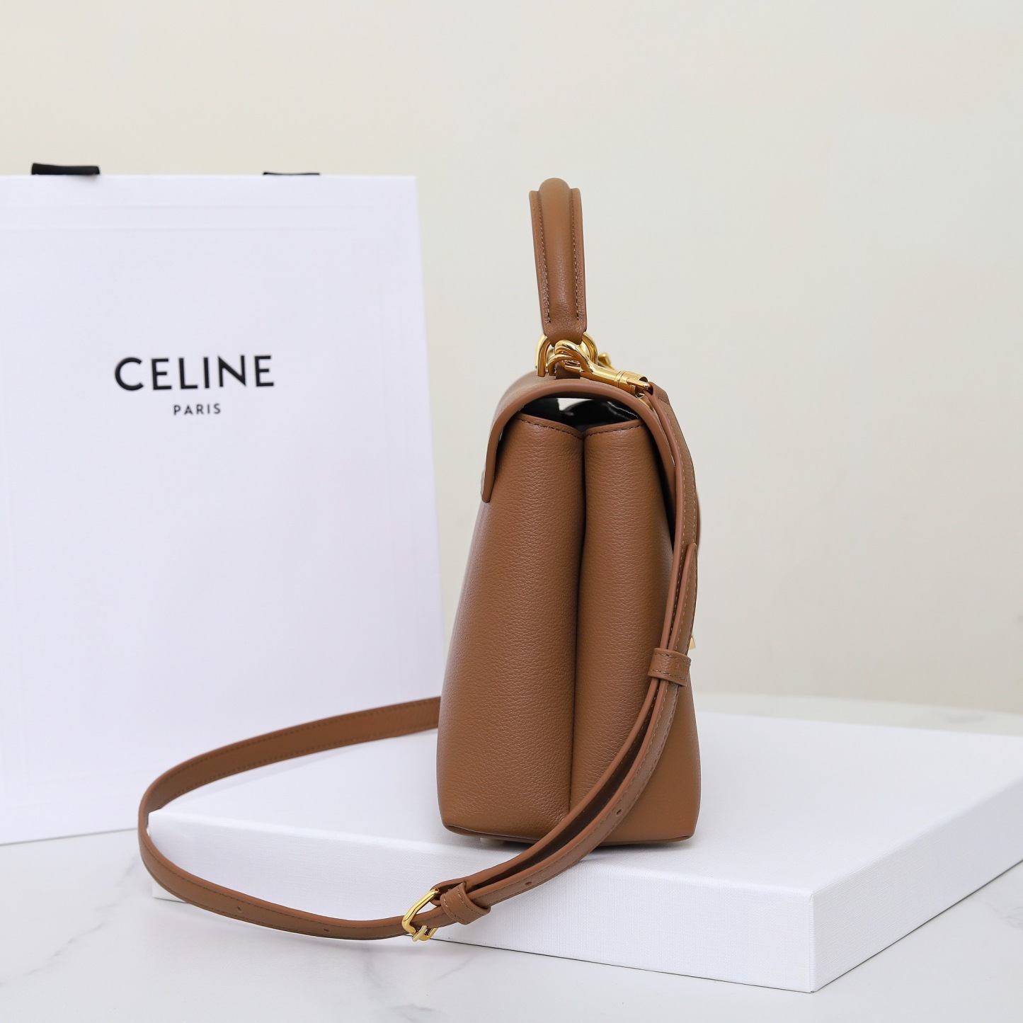 MEDIUM NINO BAG IN SUPPLE GRAINED CALFSKIN